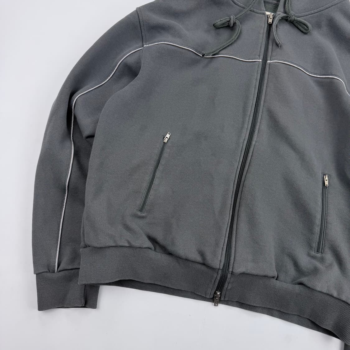 마뗑킴 아플리케 파이핑 후드집업 상품이미지3