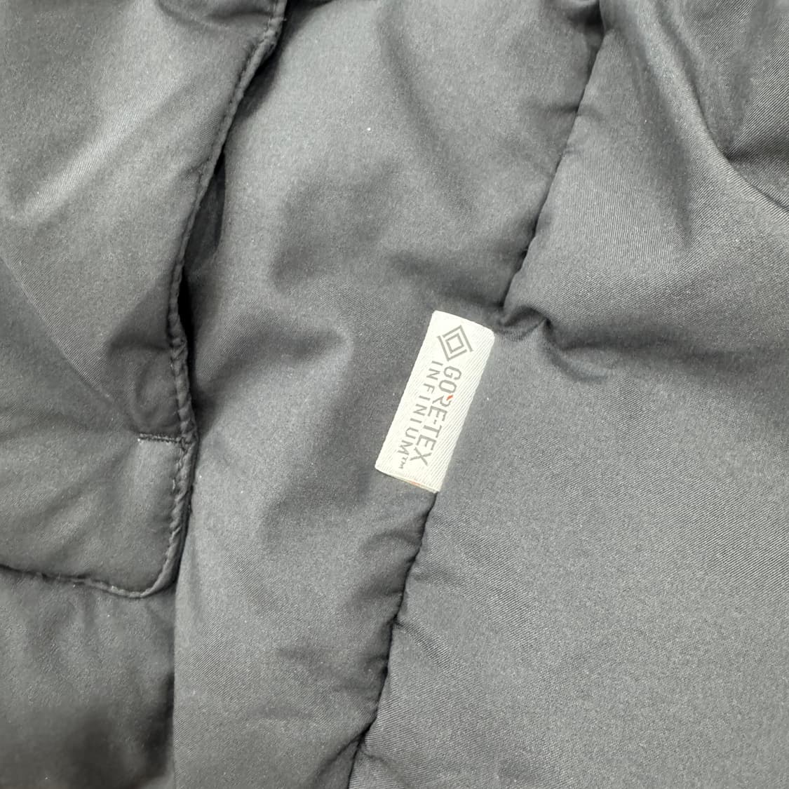 XL 내셔널지오그래픽 고어텍스 블랙 톨리만 패딩 자켓  상품이미지8