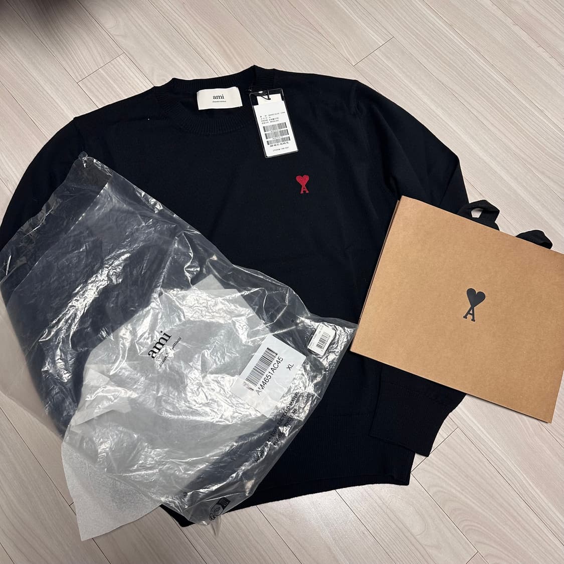 [새상품] 아미 스몰 하트 로고 니트 블랙 XL (100~105사이즈) 상품이미지1
