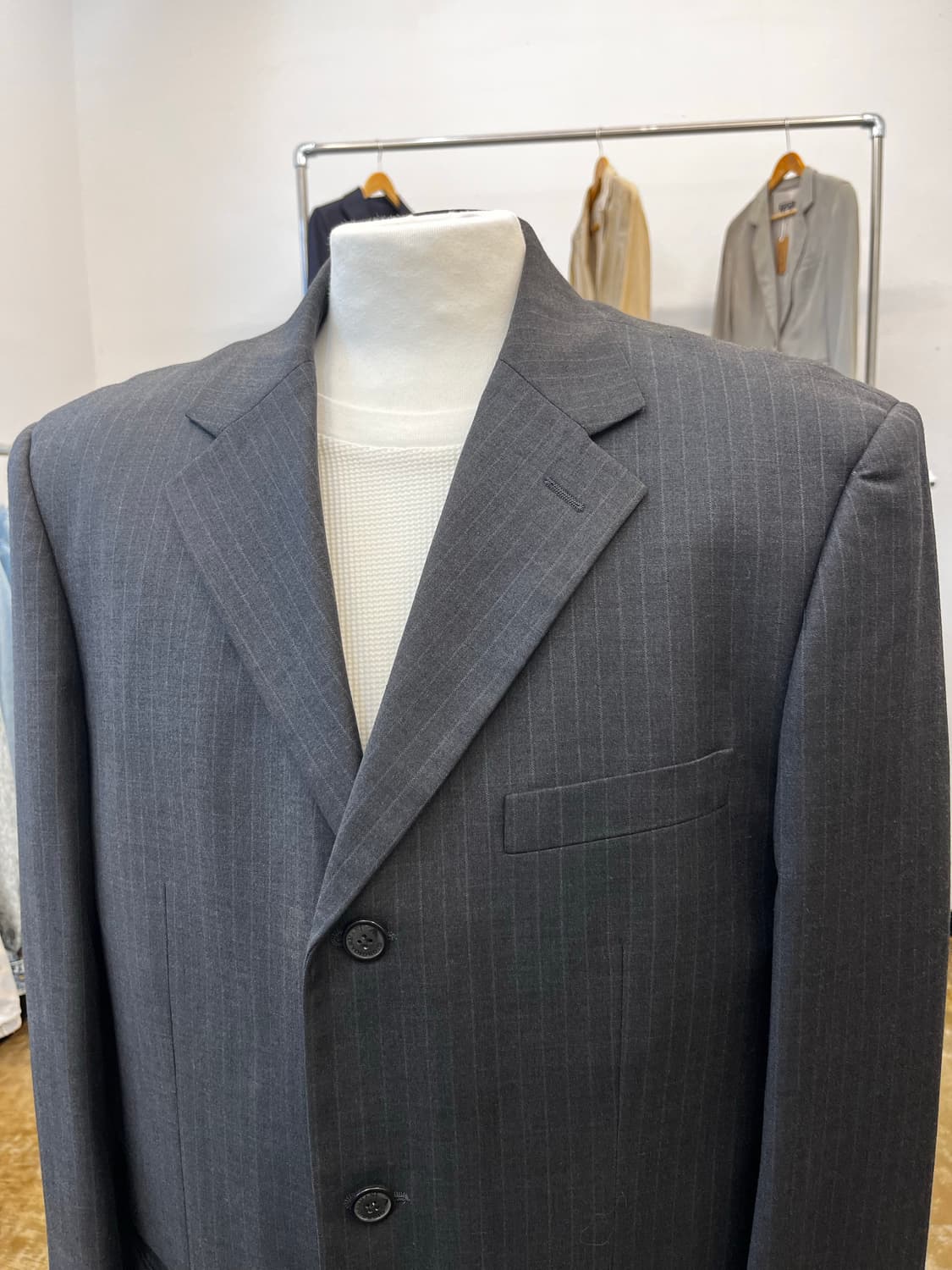 조르지오 아르마니 스트라이프 테일러드 자켓 블랙 상품이미지3