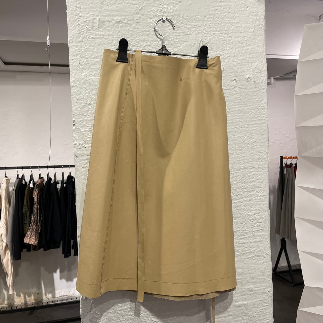 꼼데가르송 레더 랩 스커트 상품이미지3