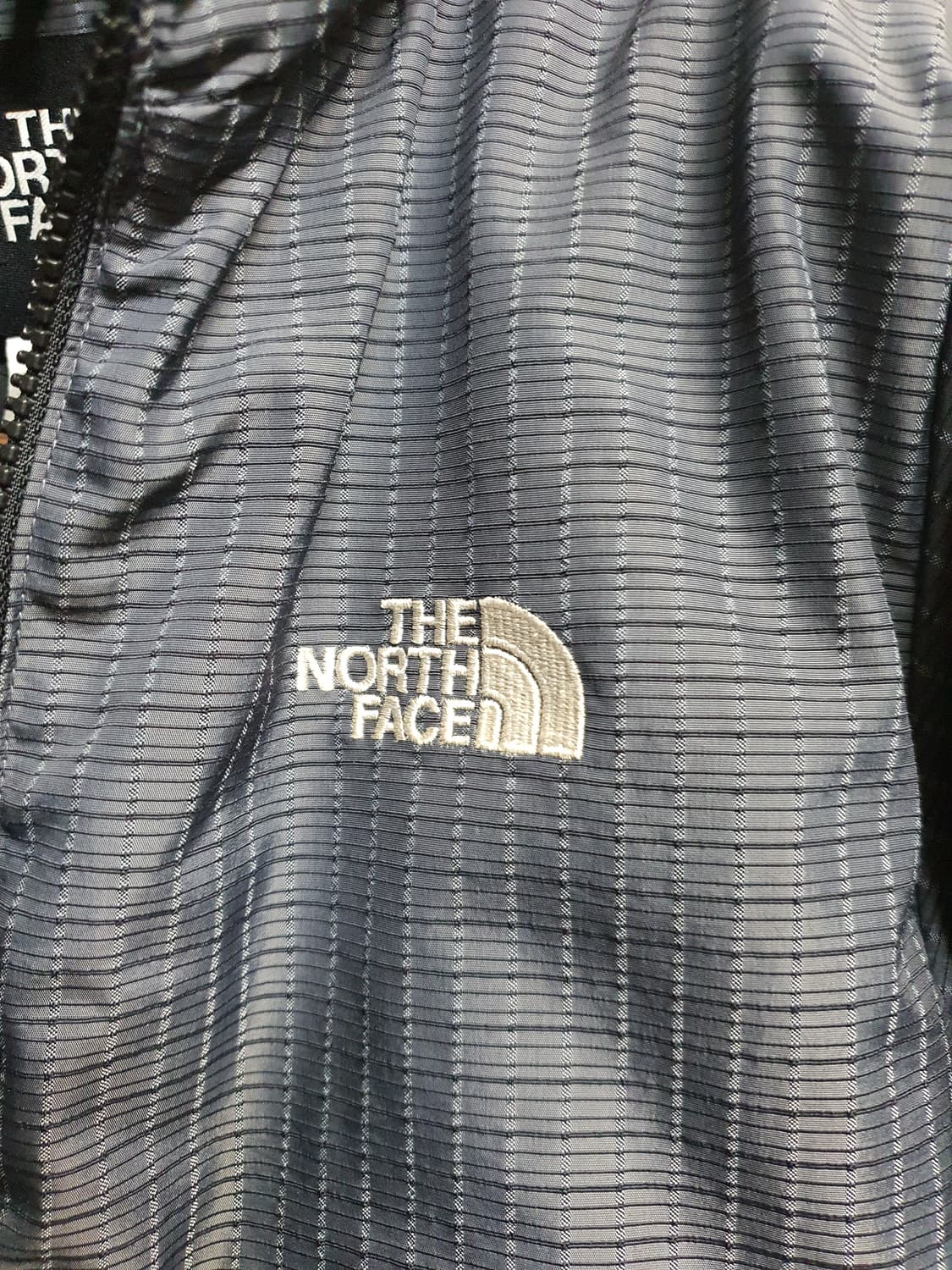 노스페이스 슬림핏 패딩  상품이미지2