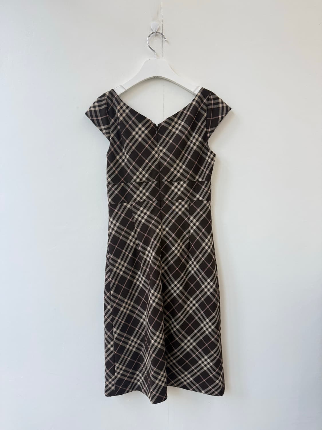 버버리 블루라벨 모카브라운 딸기우유 자수 노바체크 반팔원피스 상품이미지6