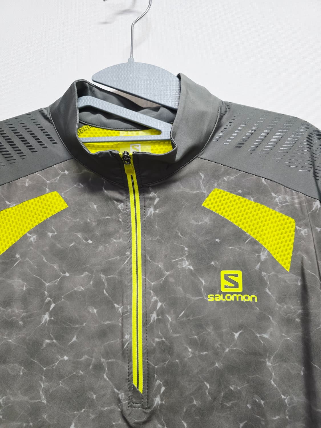 살로몬 반팔 기능성 티셔츠 그레이/형광 상품이미지2