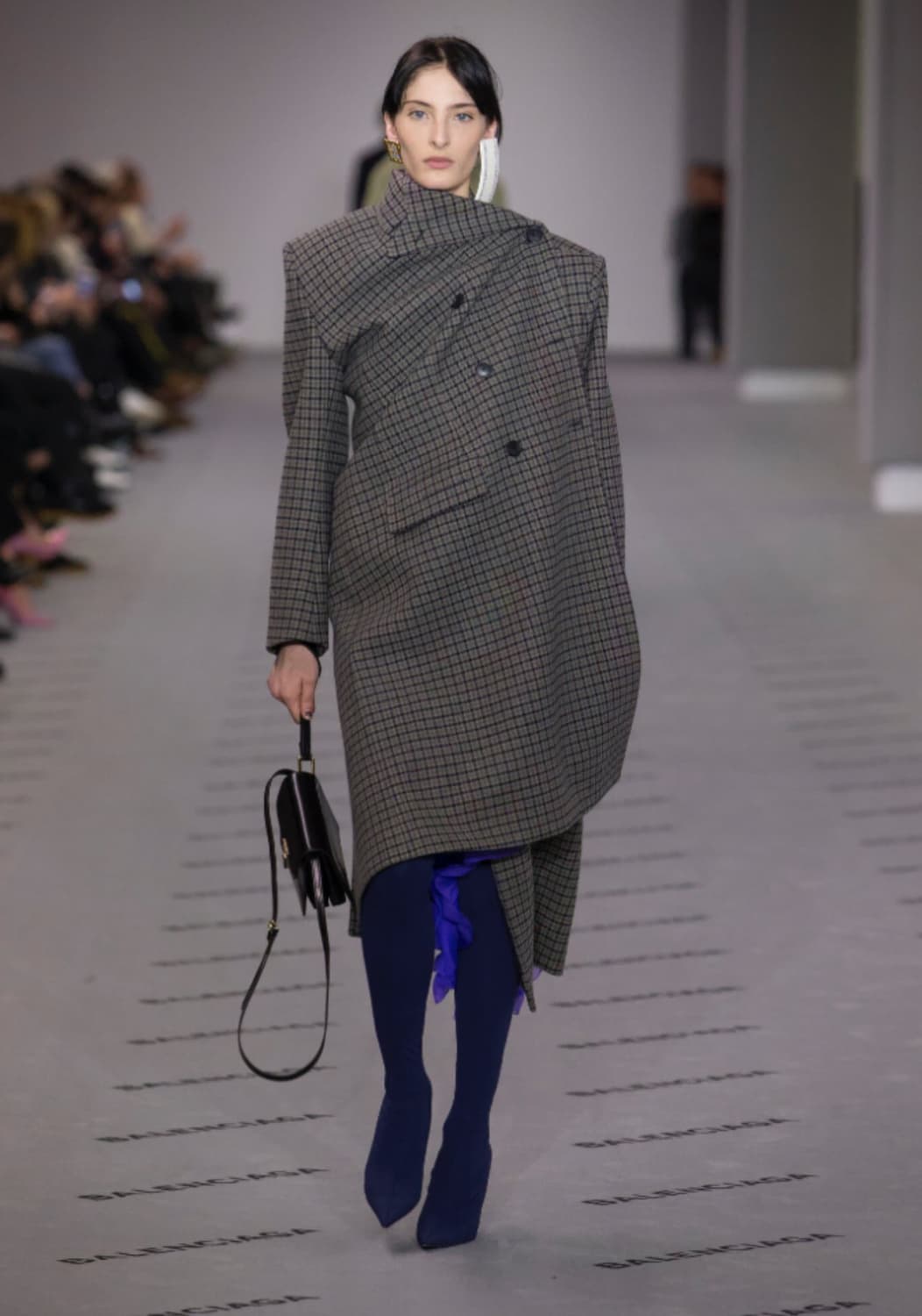 발렌시아가 랩 코트 17FW 상품이미지1