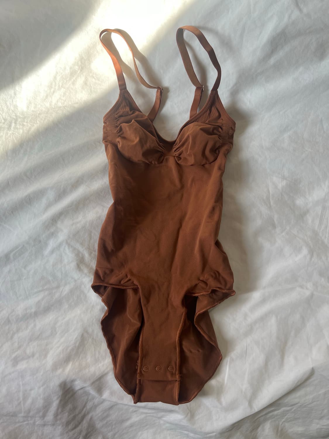 SKIMS SEAMLESS SCULPT BRIEF BODYSUIT 스킴스 상품이미지1