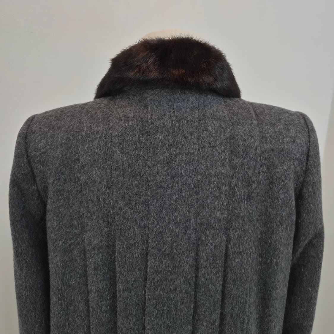 야마키 울 100% 퍼카라 클래식 그레이 롱코트 상품이미지8