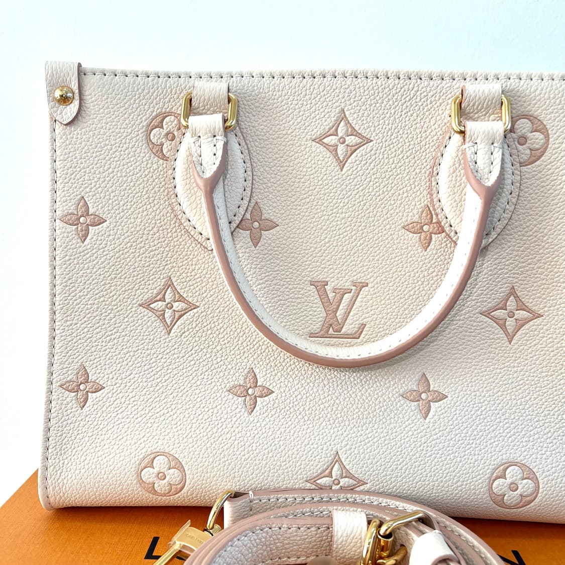 [25SS/새상품] 루이비통 온더고 PM 에덴 크로스백 가방 M14403 상품이미지5