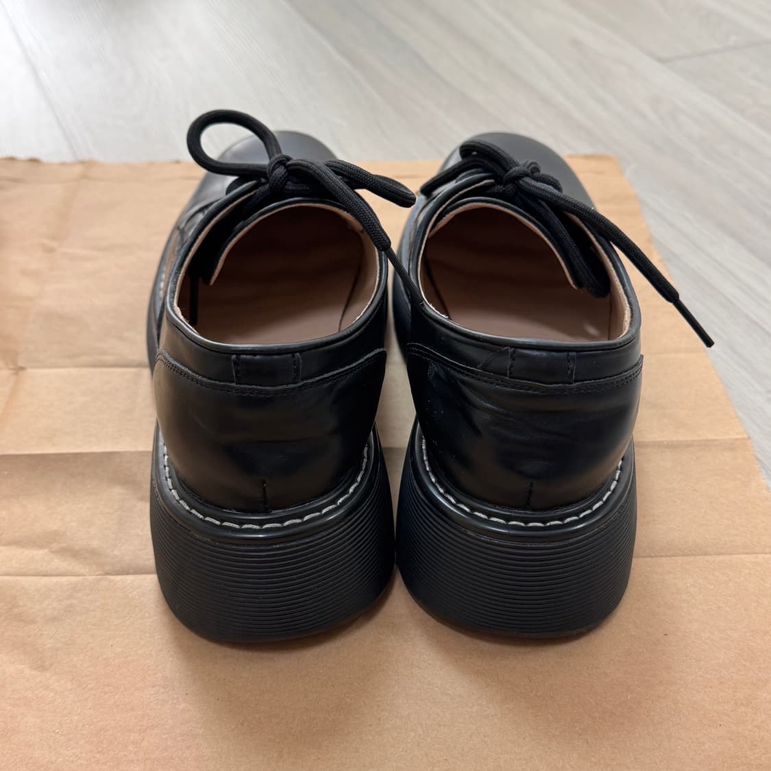 솔트앤초콜릿 라운드 토 스티치 레이스업 로퍼 (225) 상품이미지4