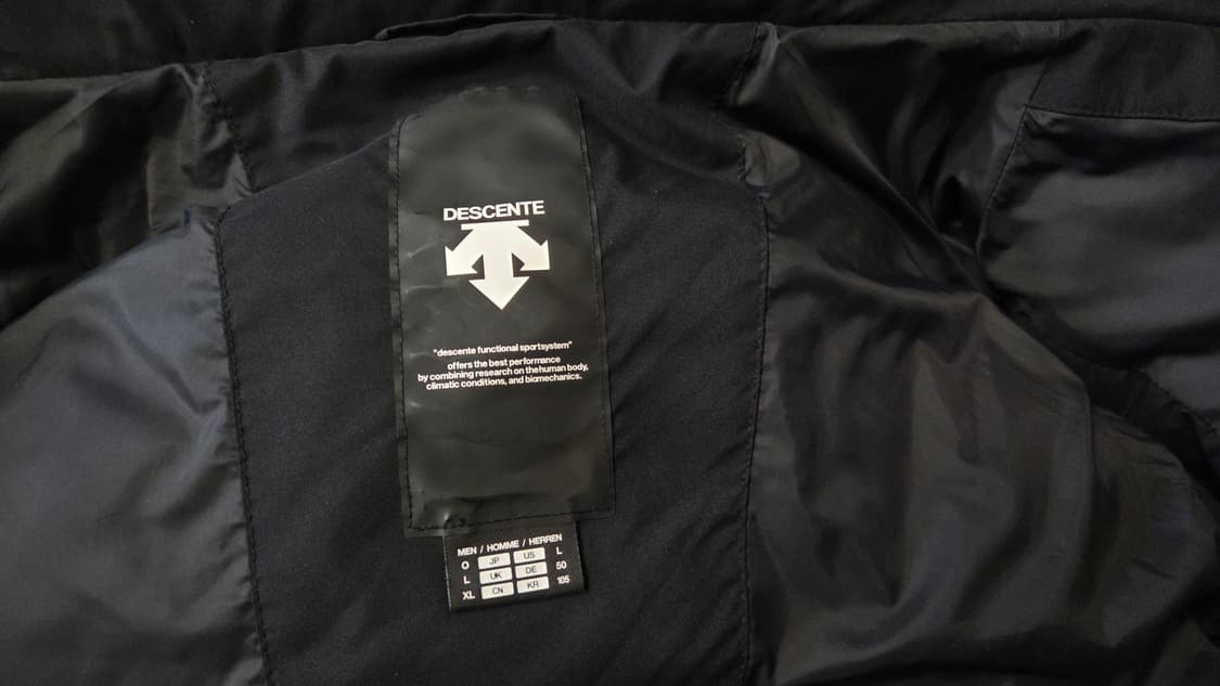 데상트 스위스 레플리카 후드 다운 패딩 베스트 상품이미지5