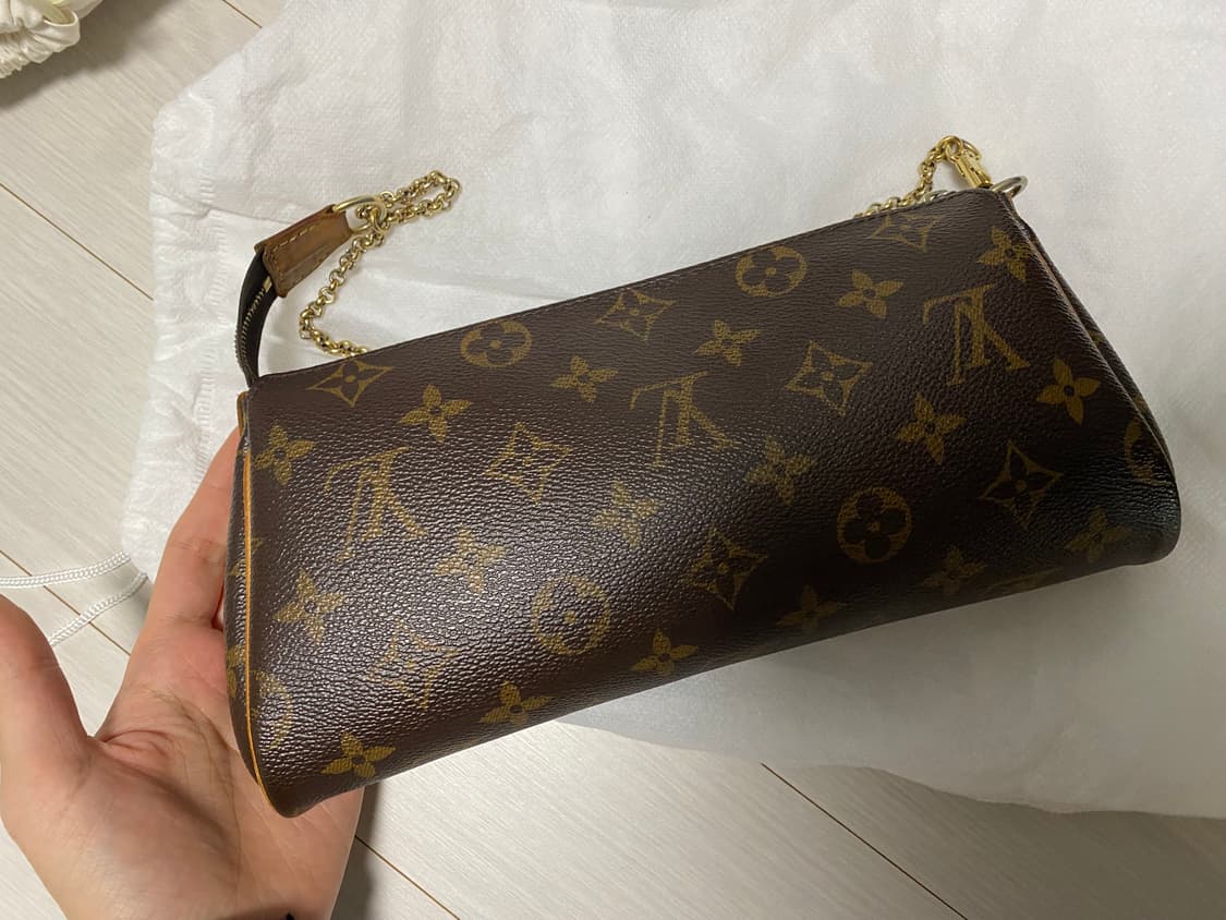루이비통 모노그램 에바 클러치 상품이미지3
