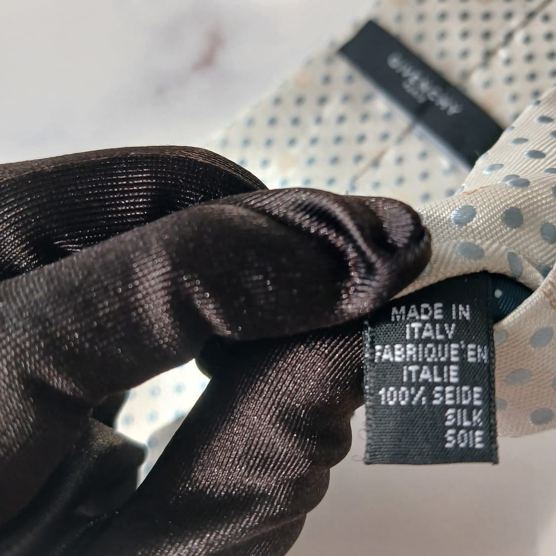 지방시 실크 크림화이트 도트 패턴 넥타이 8.8cm B등급 E795
 상품이미지9