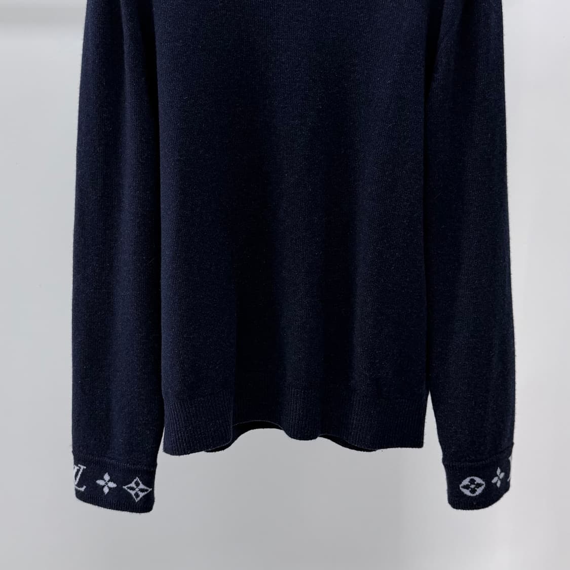 [S+급/XL] 루이비통 모노그램 캐시미어 풀 오버 니트 네이비 상품이미지3