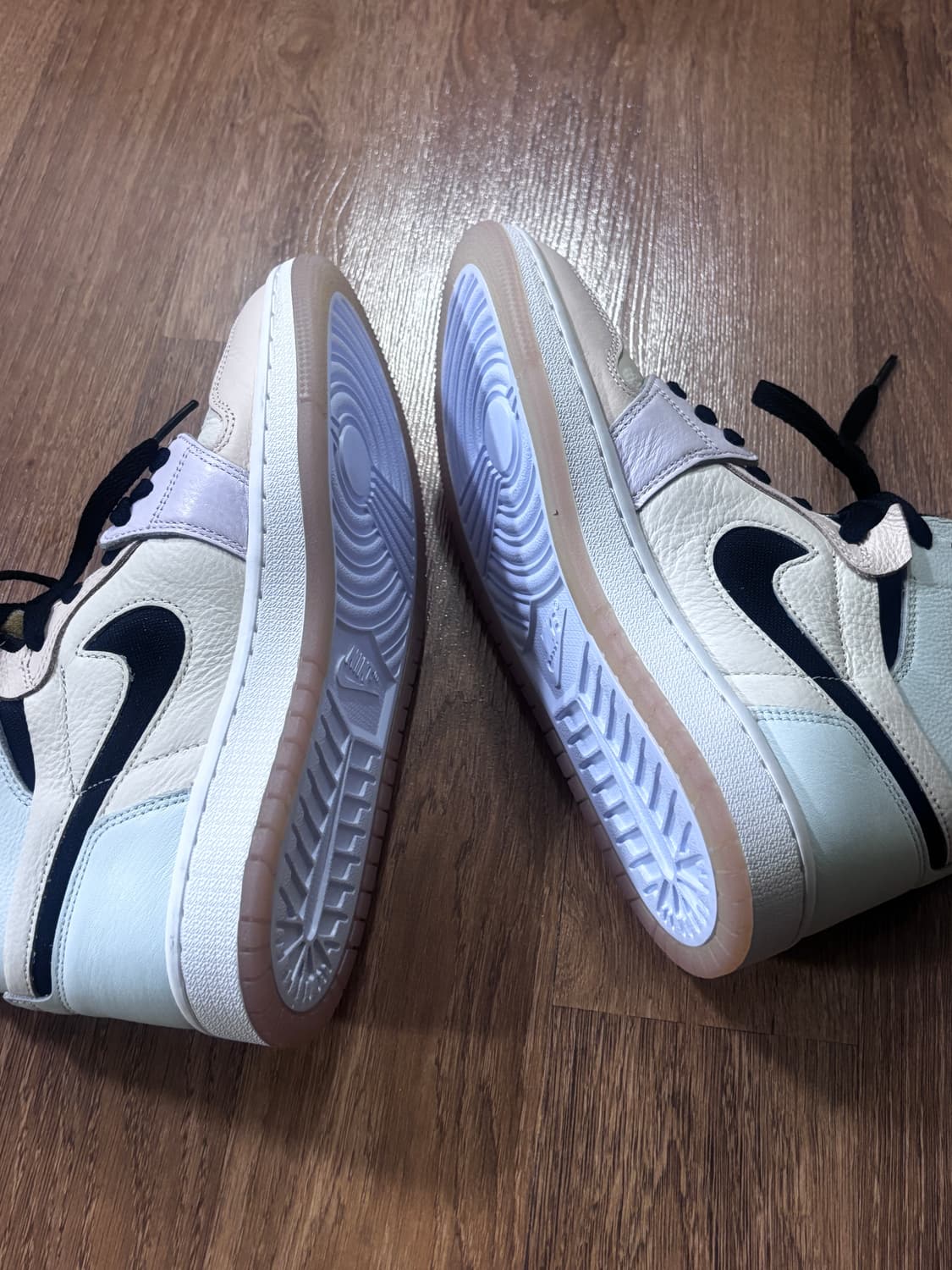 조던 1 줌 에어 컴포트 페일 아이보리 상품이미지6