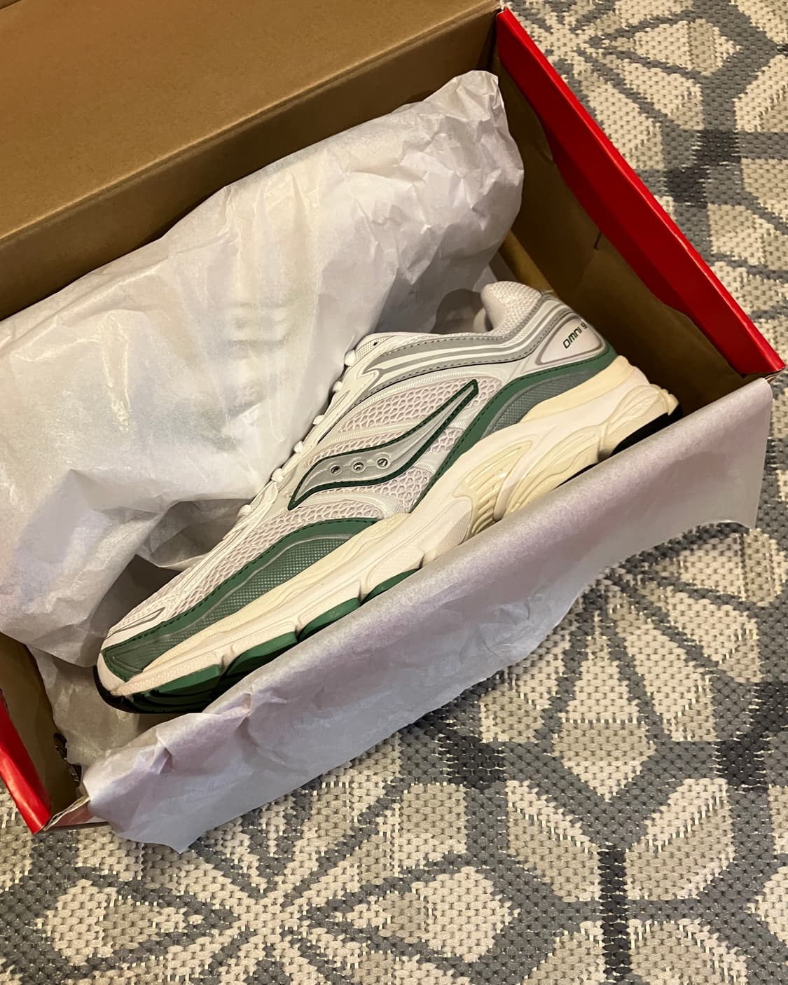 (265) 써코니 프로그리드 옴니 9 아이보리 그린 상품이미지2