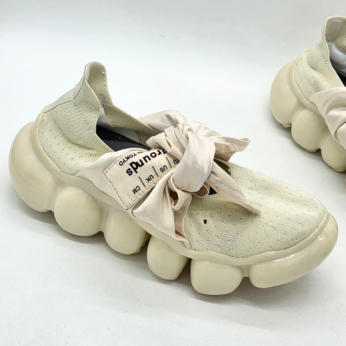 그라운즈 JEWELRY HANKIE PUMPS 바닐라 (240) 상품이미지5