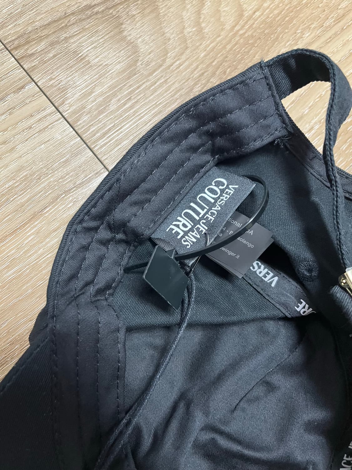 (새상품) 베르사체 진스 꾸뛰르 볼캡 상품이미지5