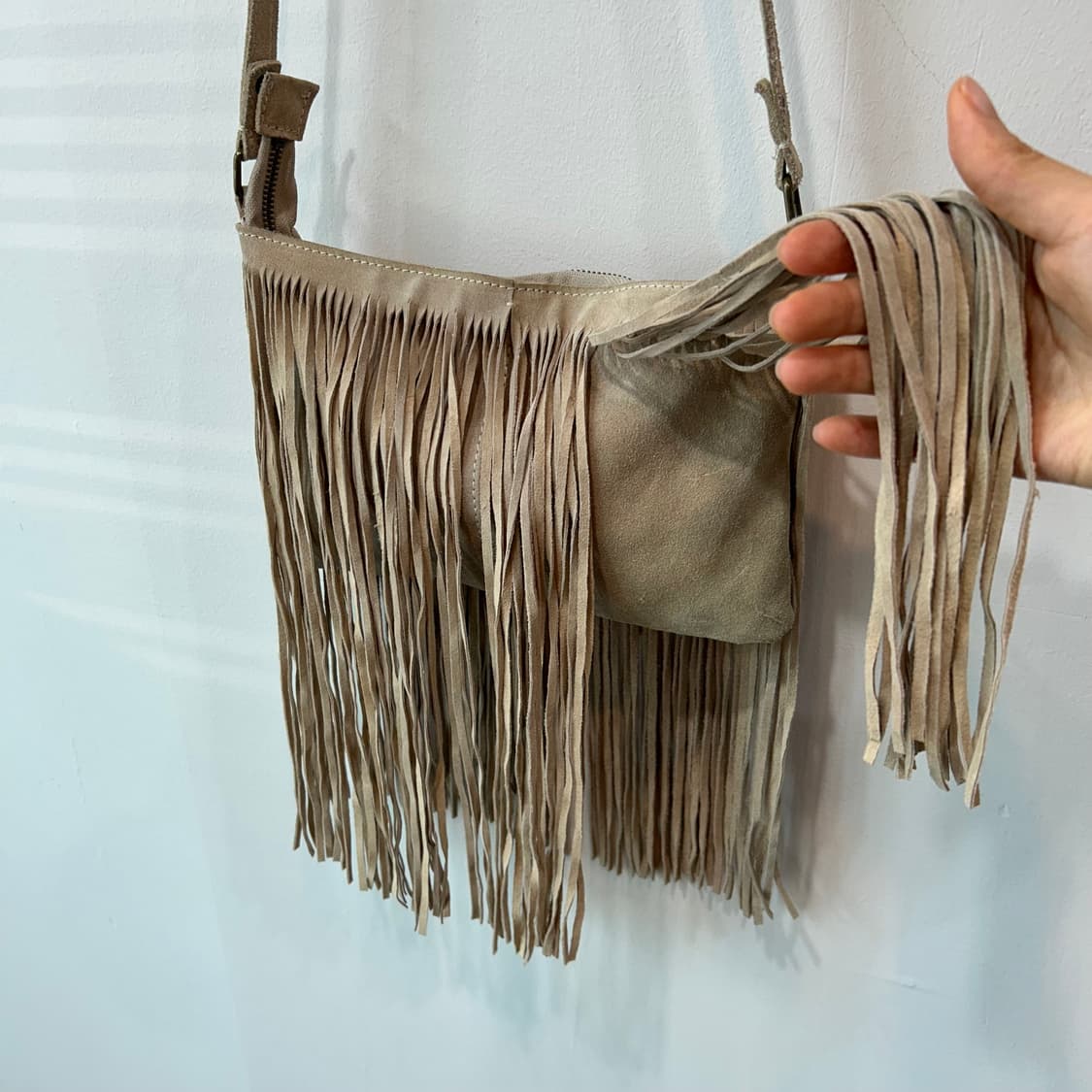 프린지 디테일 크로스백 상품이미지2