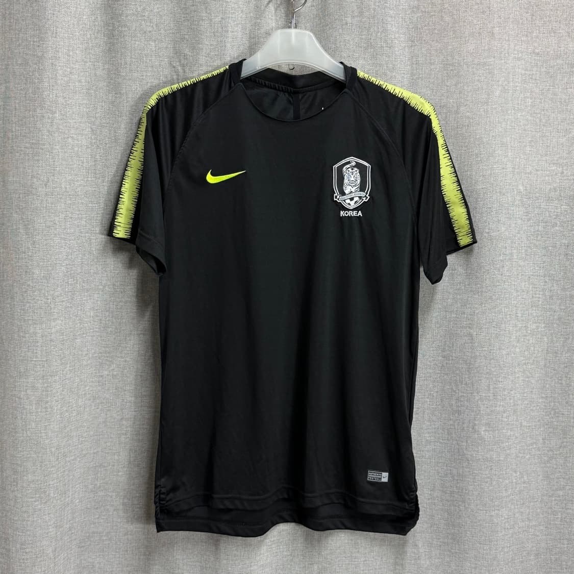 [L] 나이키 축구 18-20 국가대표 트레이닝 탑 상품이미지1