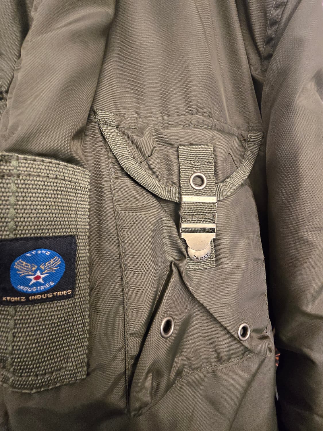 엑스톤즈(XTONZ) 브랜드의 N3B 밀리터리패딩 상품이미지7