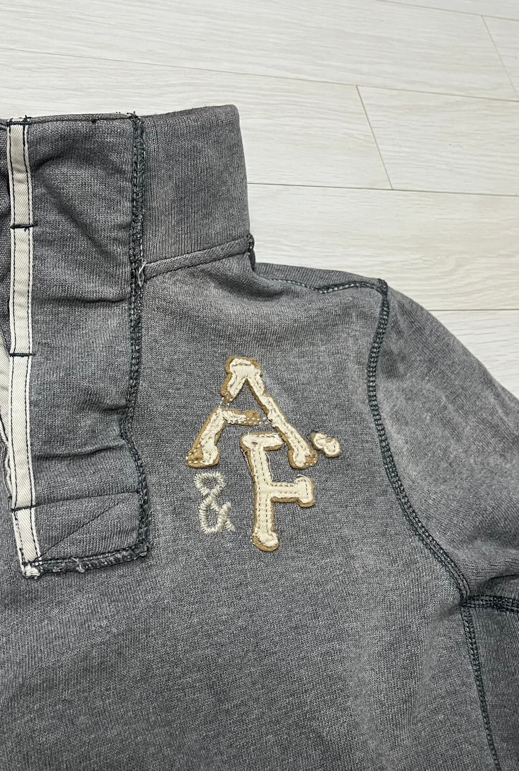 아베크롬비 단추 목티 셔츠 M 상품이미지3