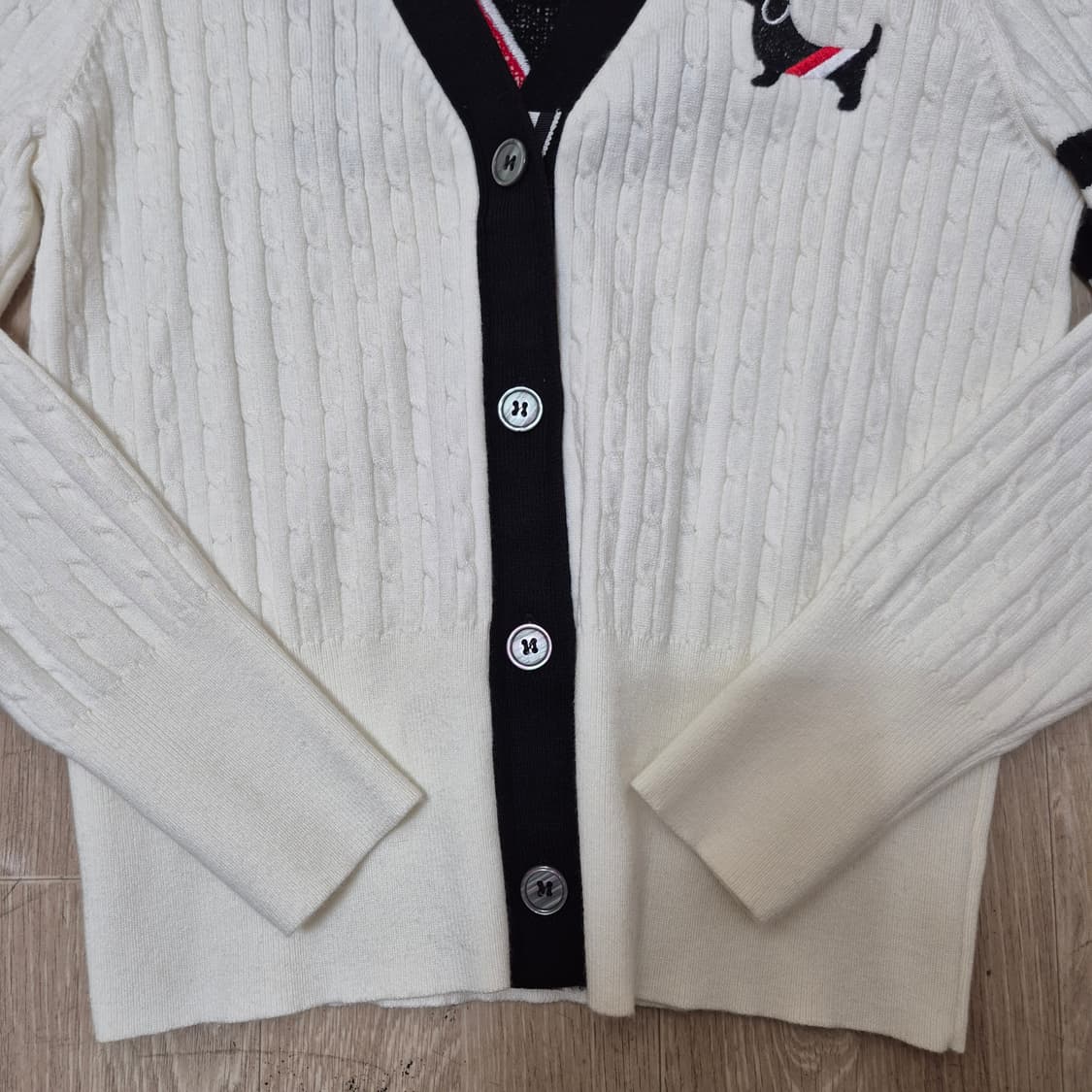 톰브라운 강아지로고 4선 니트 가디건 상품이미지3