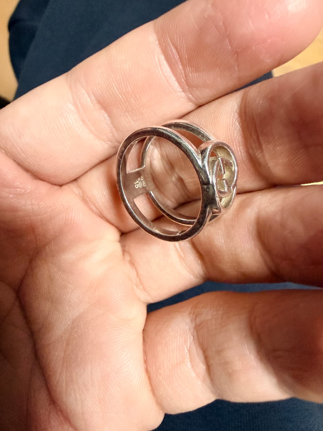 15호 구찌 인터로킹 G 와이드 오픈밴드 스털링 실버 반지 상품이미지5