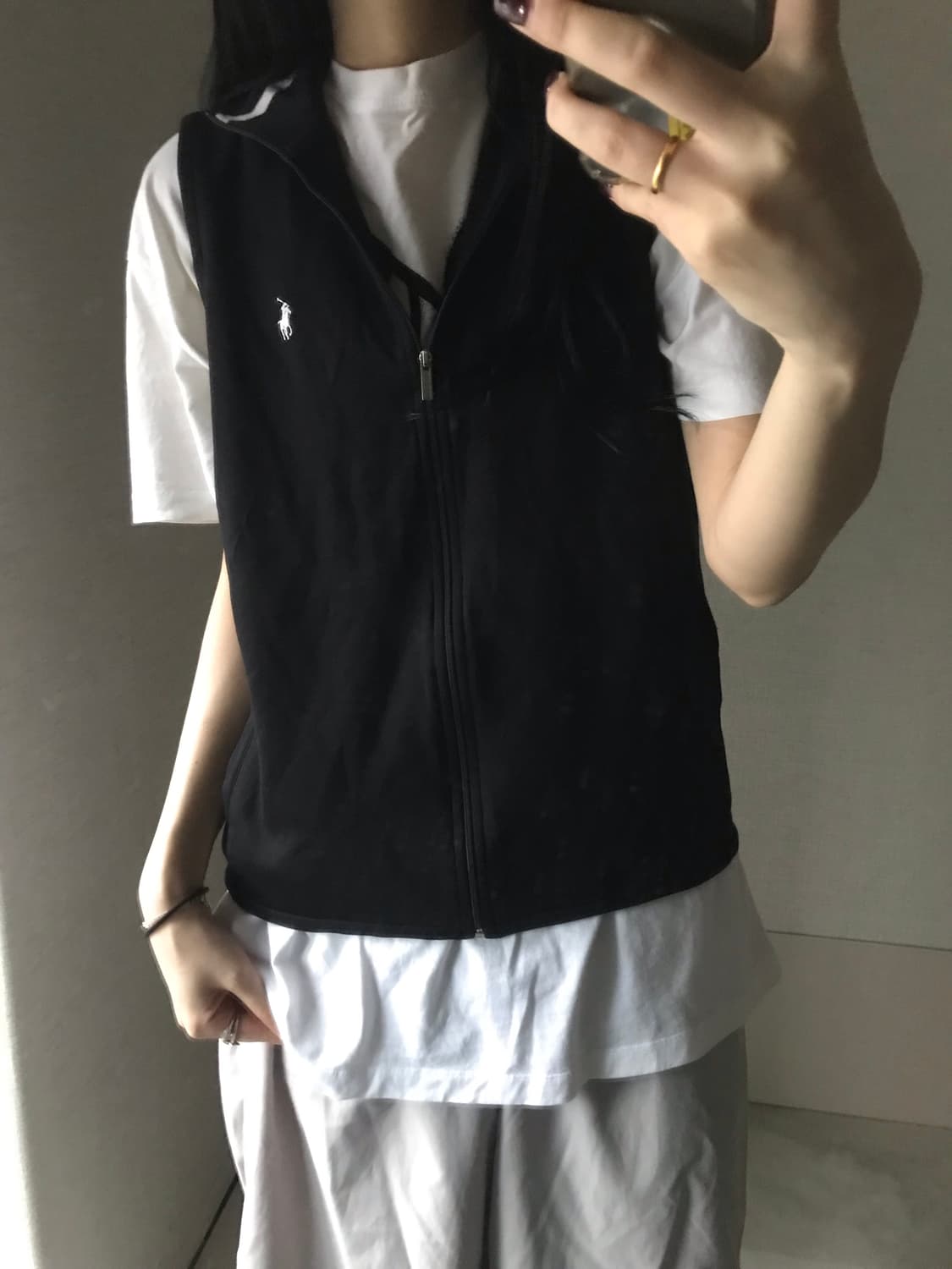 폴로 블랙 검흰 조끼 상품이미지2