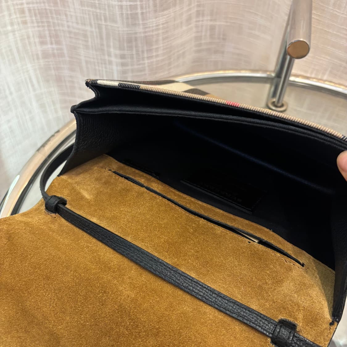 정품 버버리 맥켄 크로스백     상품이미지8