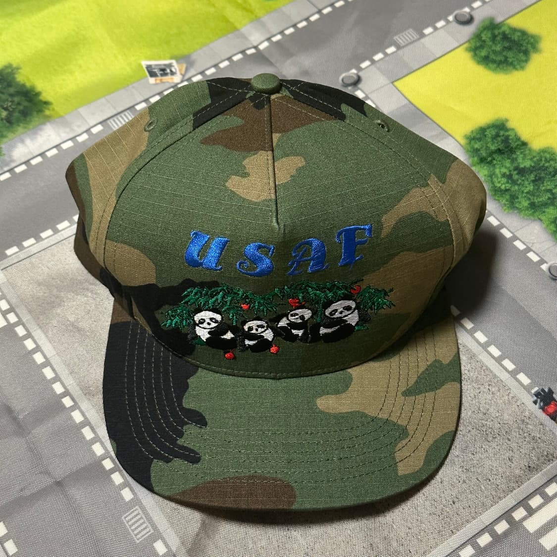 슈프림 판다 5패널 캡 우드랜드카모 17ss 상품이미지1