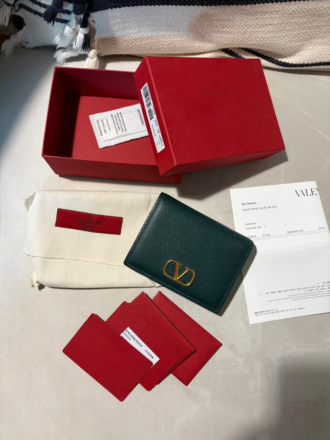 발렌티노 V로고 반지갑 / 상태 S급 상품이미지7
