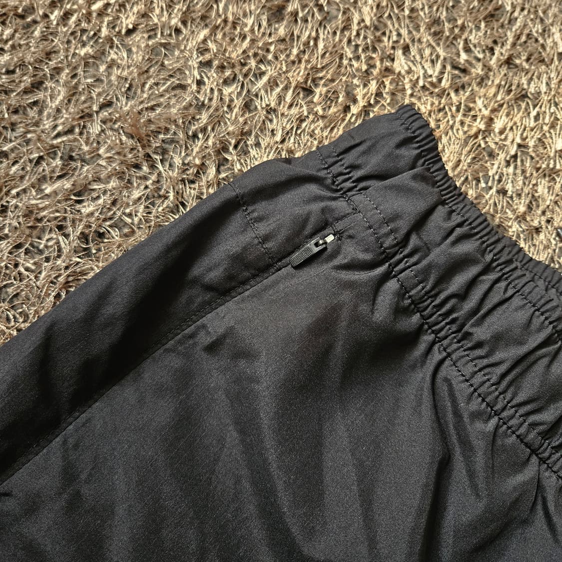 뉴발란스 24ss 스포티 나일론 러닝 3부 쇼츠 M size 상품이미지4