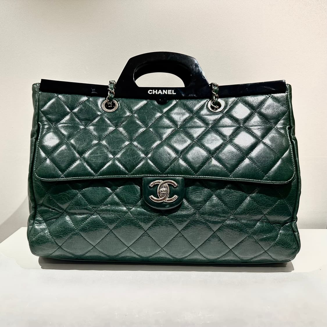 샤넬 퀼티드 딜리버리 라지백 상품이미지9