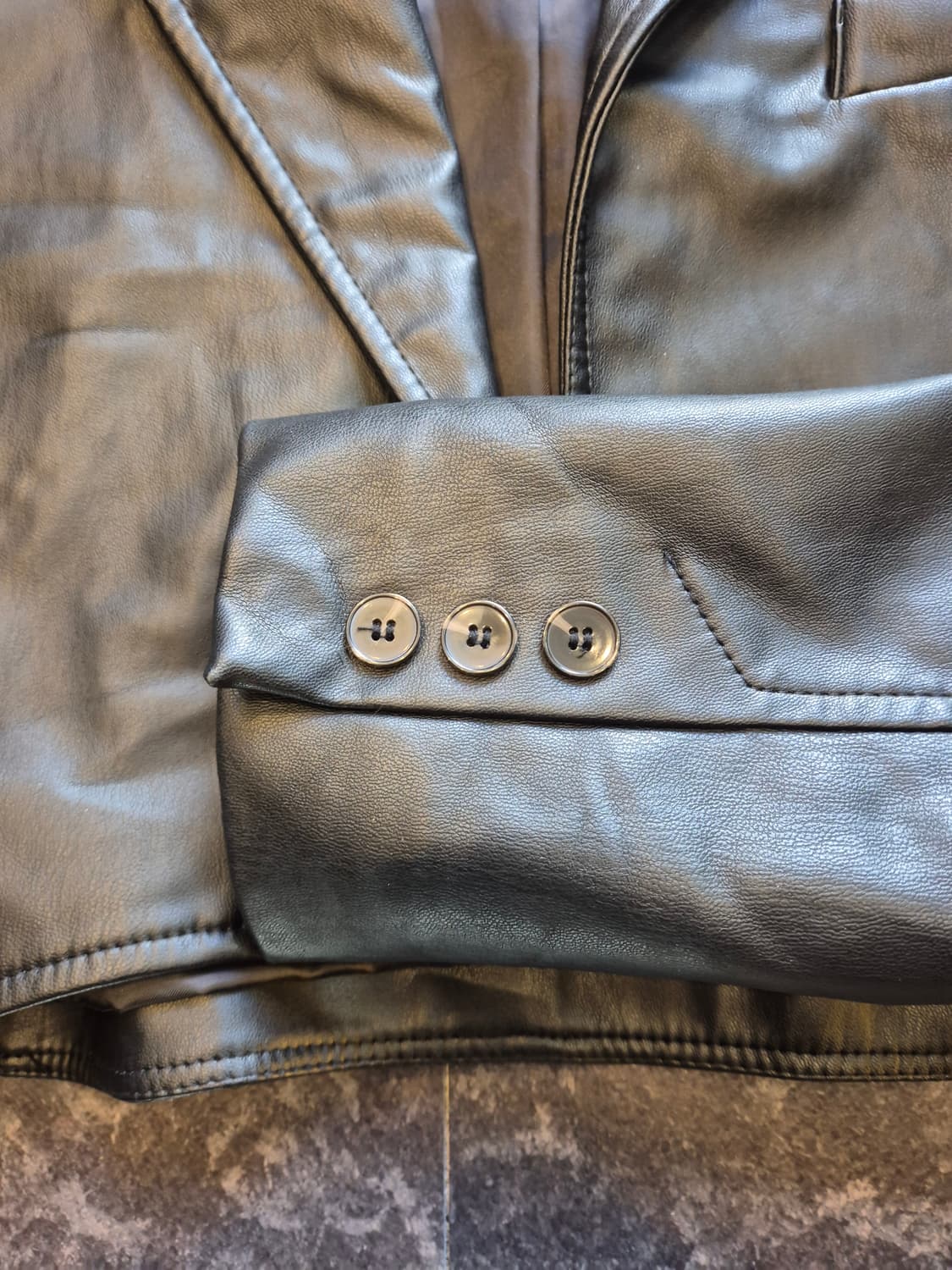 자라 블랙 크롭 레더 자켓 M사이즈입니다 상품이미지7