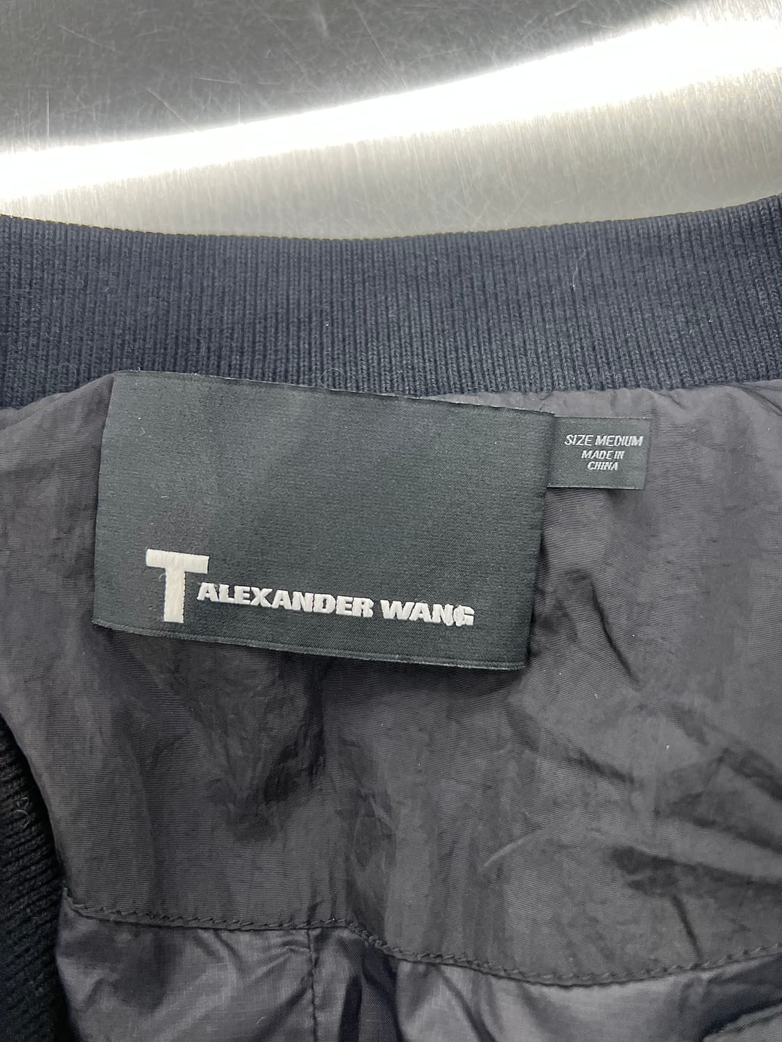 티바이 알렉산더 왕 블랙 나일론 유틸리티 봄버 자켓 상품이미지7