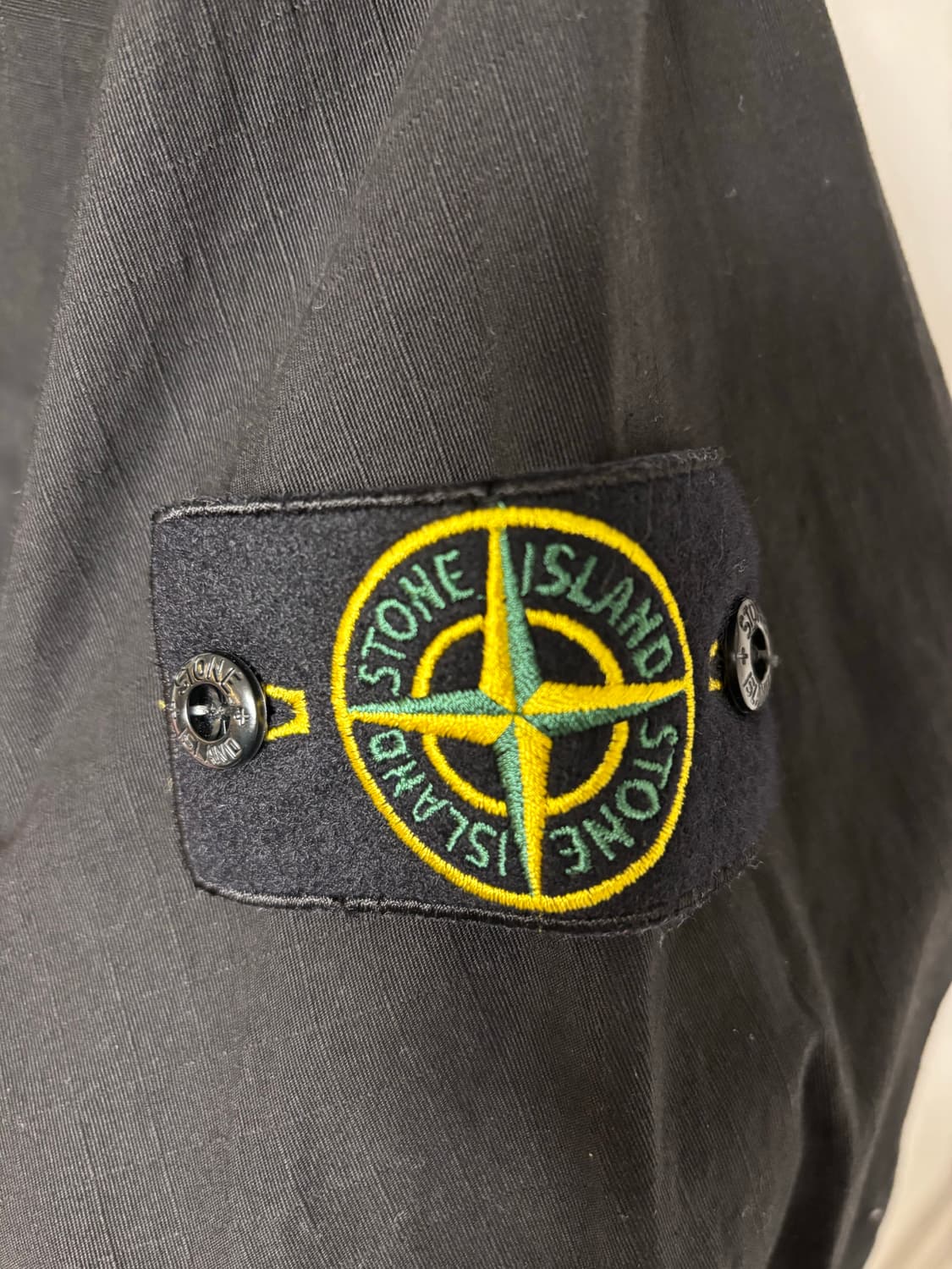 [당일배송/새상품급] 스톤아일랜드 코튼 블랙 하프집업 셔츠 상품이미지2
