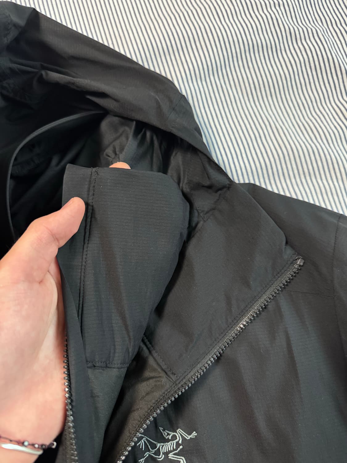 (S급) 아크테릭스 아톰 SL 후디 블랙  상품이미지7