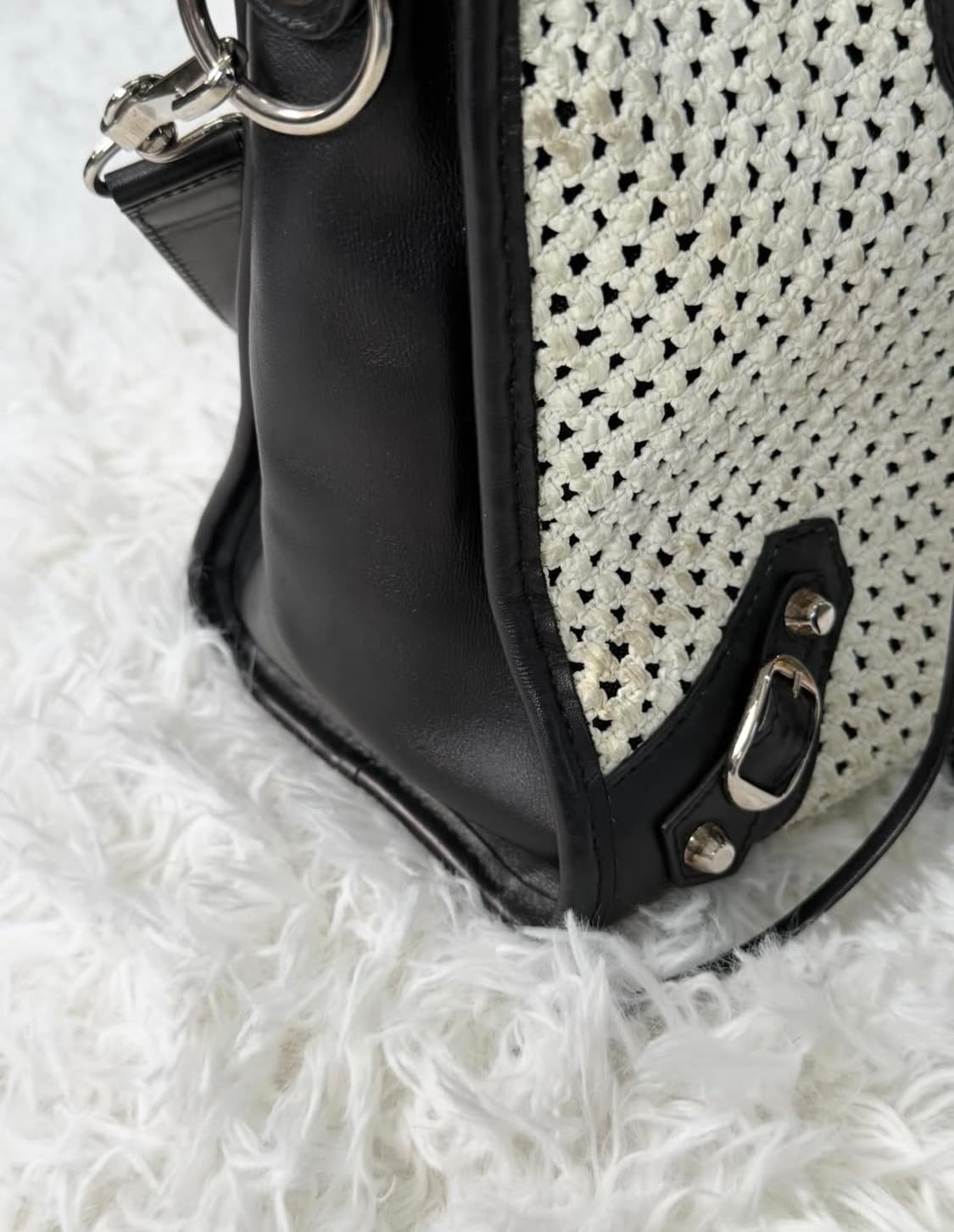 발렌시아가 레어 라피아 모터백  상품이미지3