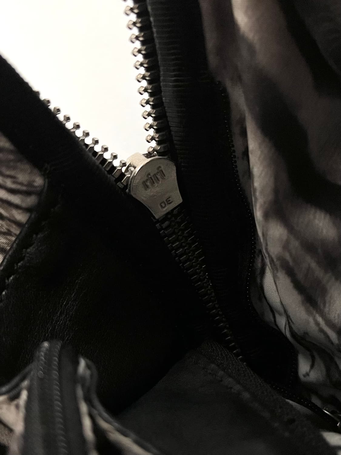 알렉산더 맥퀸 샘소나이트 레더 숄더백 상품이미지6