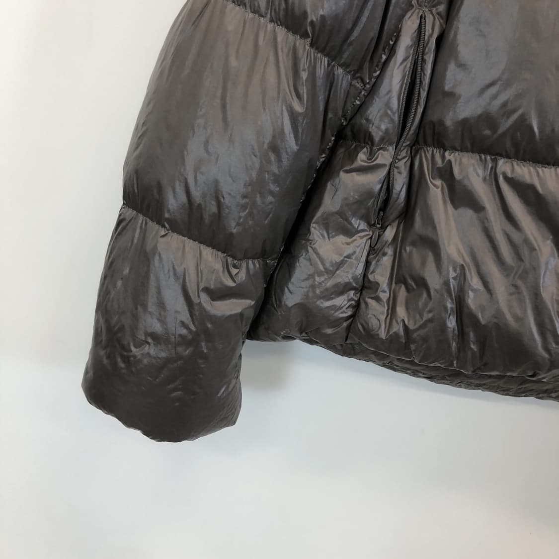 유니클로 울트라라이트 샤이니 푸퍼패딩 M 상품이미지2