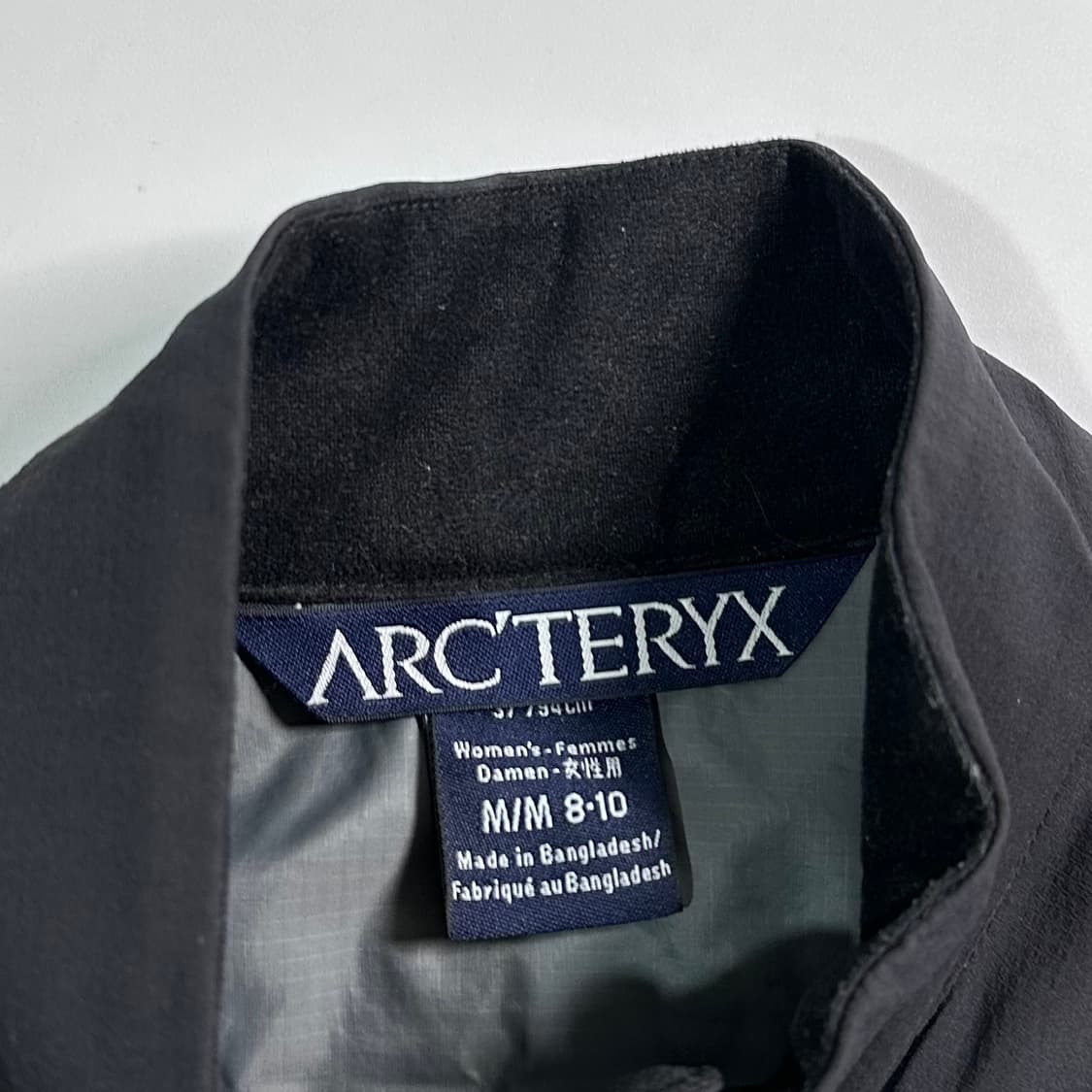 아크테릭스 우먼스 블랙 아톰 자켓   상품이미지6