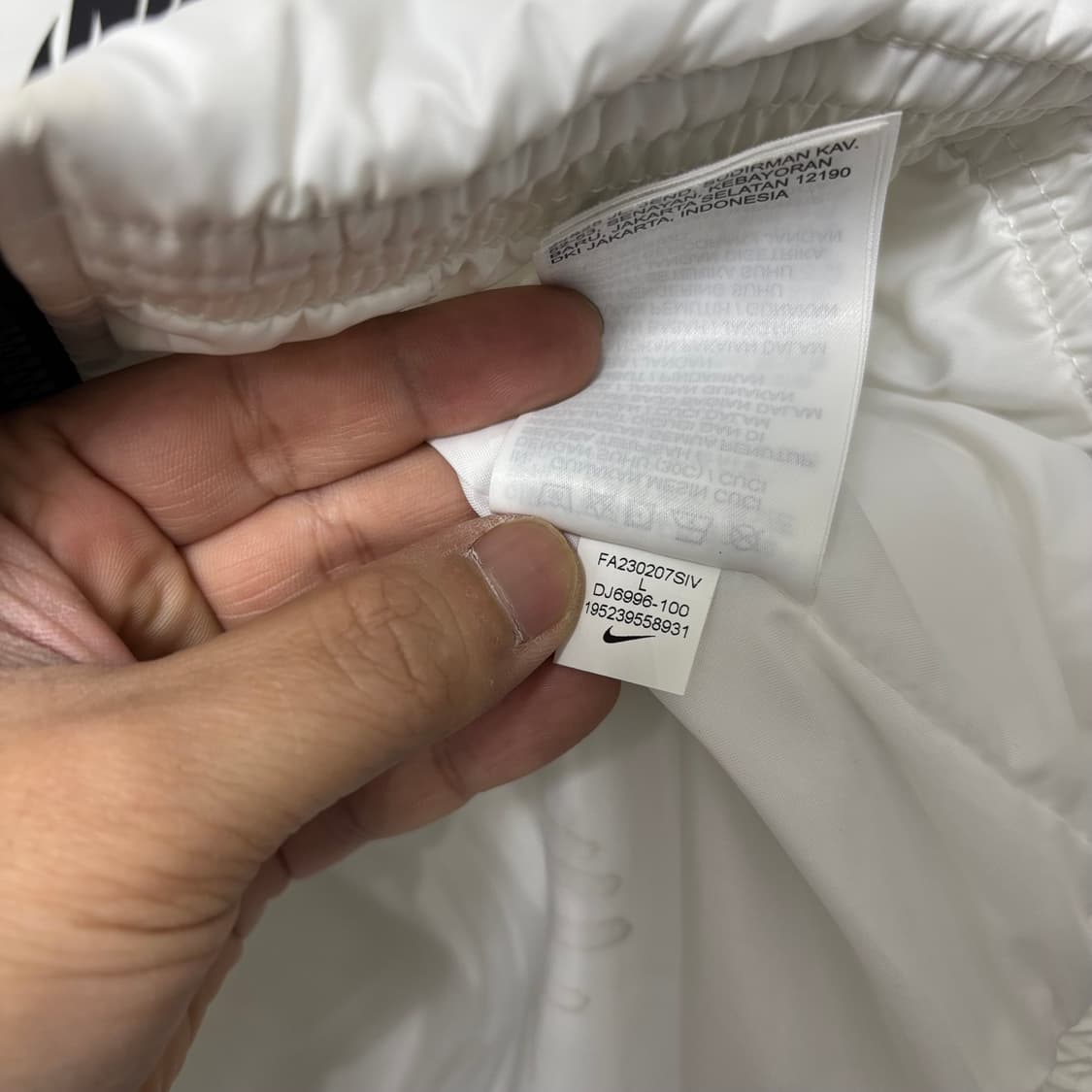 나이키 스우시 화이트 푸퍼 점퍼 상품이미지8