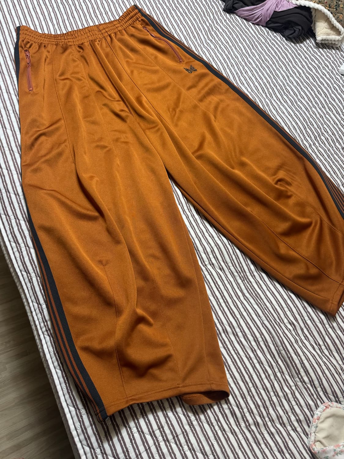 니들스 hd 스무스 러스트 L 상품이미지1