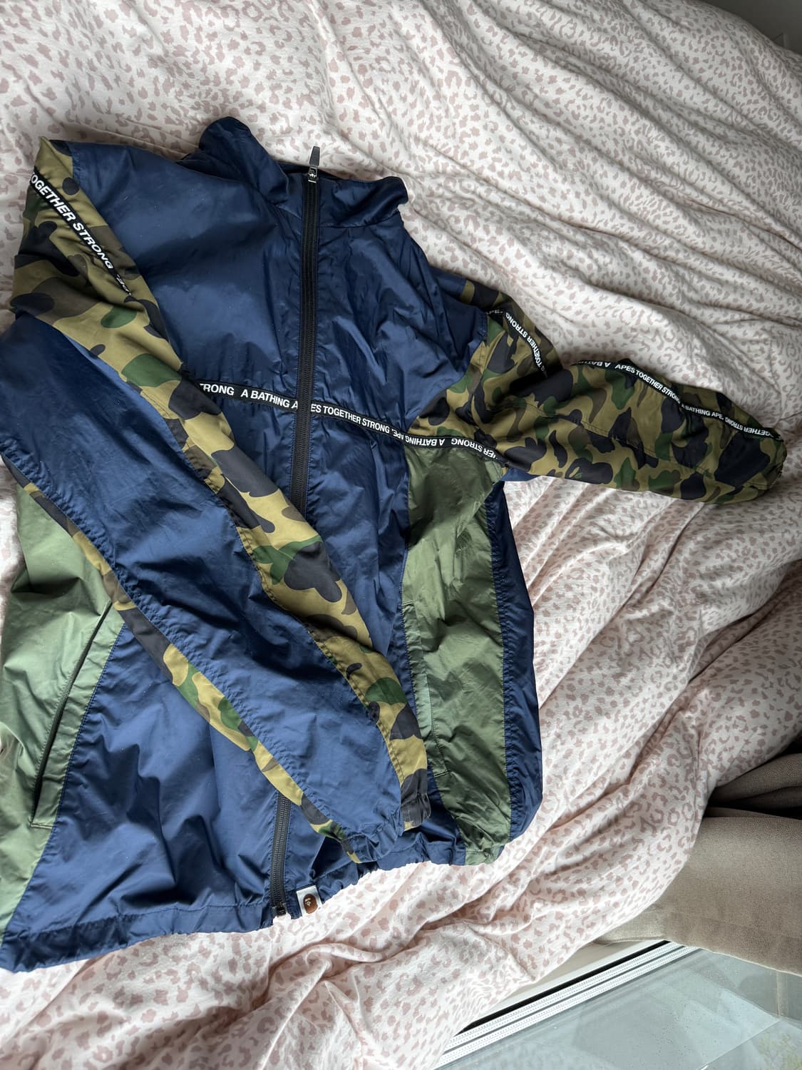 베이프 퍼스트 카모 바람막이 상품이미지2