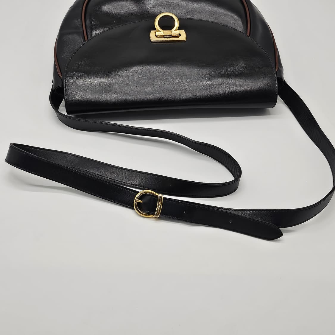 정품 페라가모 숄더크로스백 상품이미지10