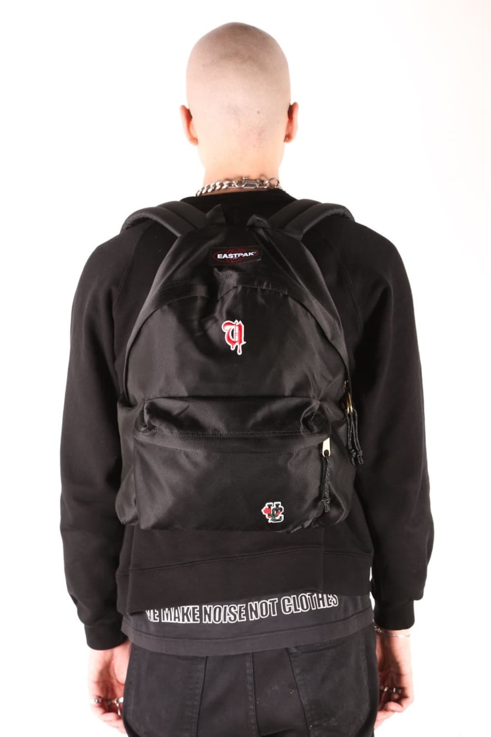 이스트팩 X 언더커버 블랙 새틴 백팩 상품이미지3