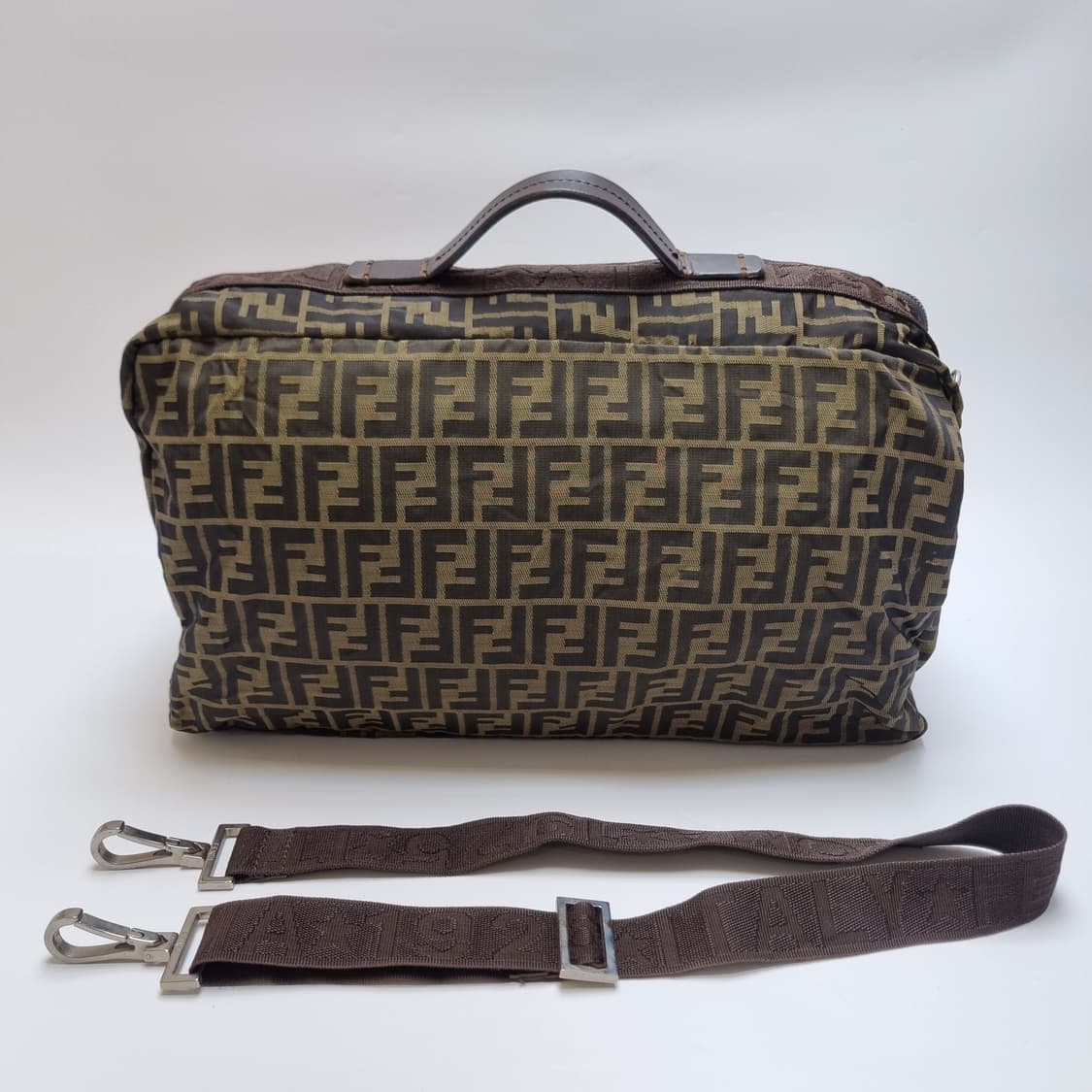 펜디 주카 2WAY 보스턴백 남여공용 (상급, 골프백, 여행가방) 상품이미지4