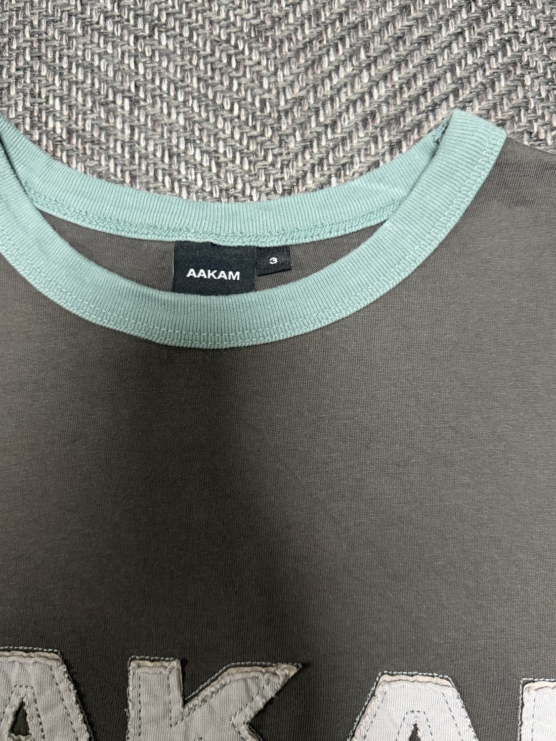 아캄 Logo Patch Ringer Top (Dark Gray)  상품이미지4