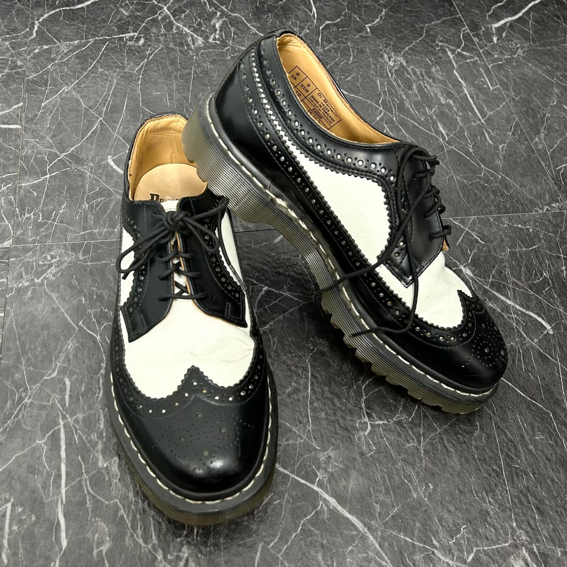 닥터마틴 5홀 미키마우스 윙팁 상품이미지1