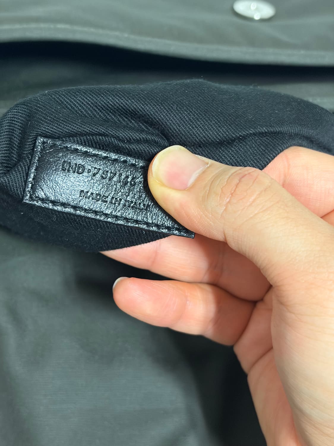 생로랑 니키 캔버스 메신저  라지 크로스백 상품이미지9